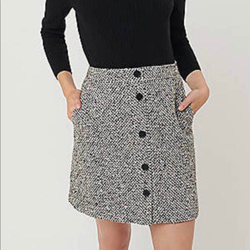 LOFT Textured Button Pocket Skirt
